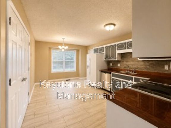 2nd image of 1929 Timberline Cir