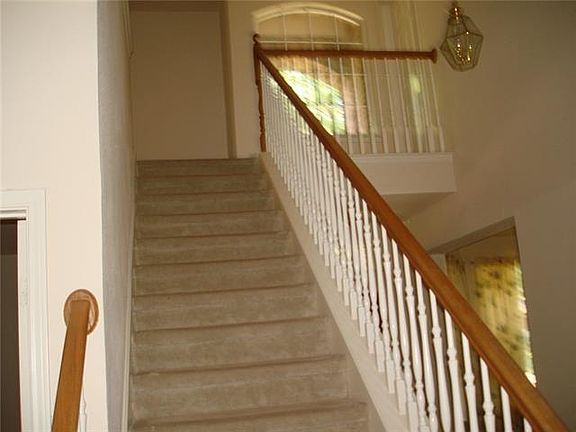 4th image of 2416 Brycewood Ln
