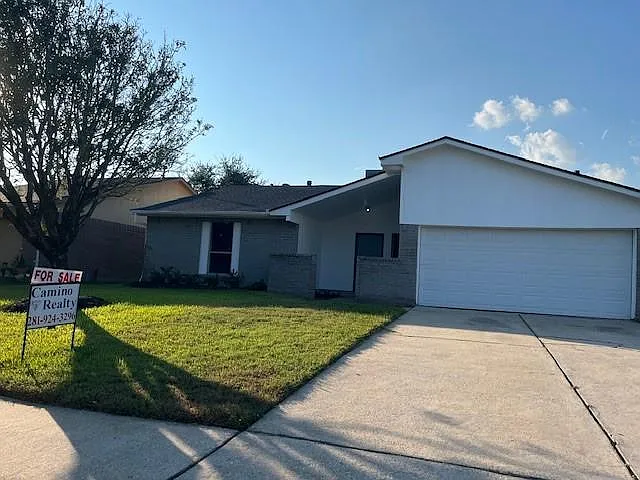3 bed, 2.0 bath, 1700 sqft, $2,350 — Photo 2