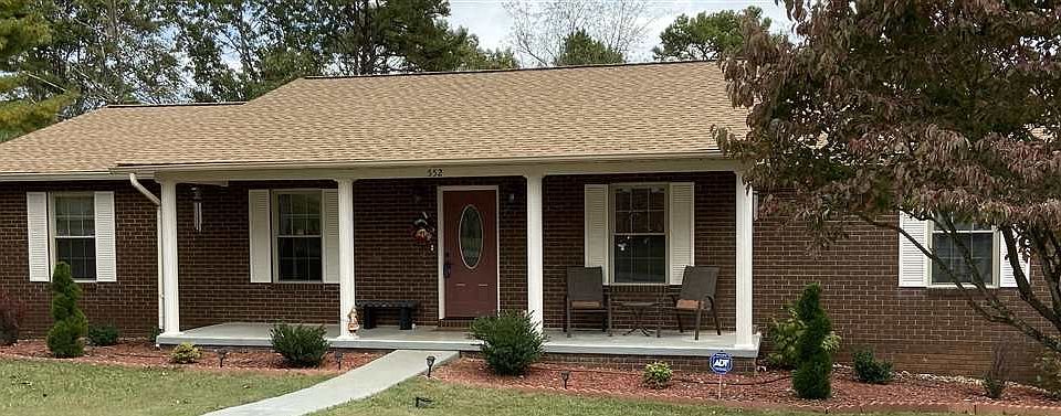 1st image of 552 Ravenwood Dr