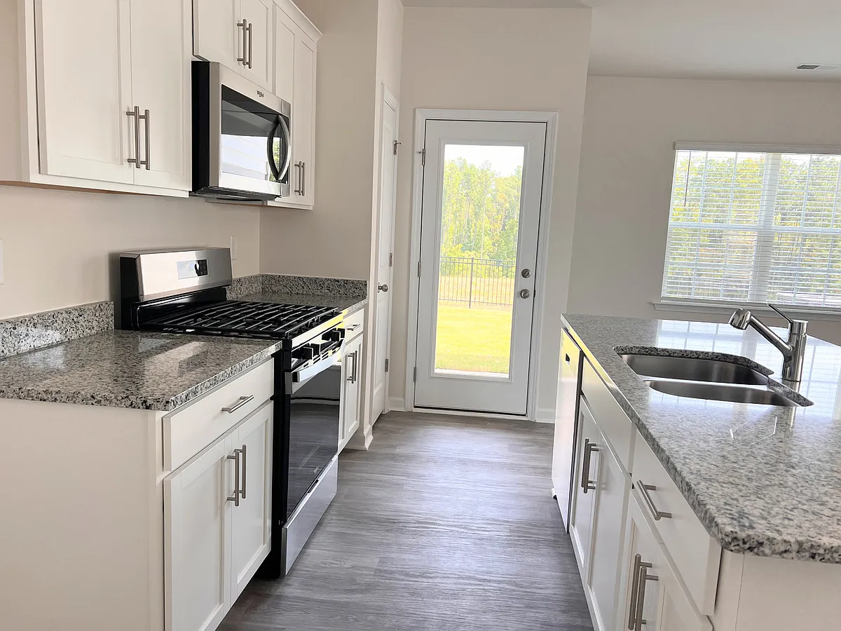 Building Photo - 455 David Hill Dr #1