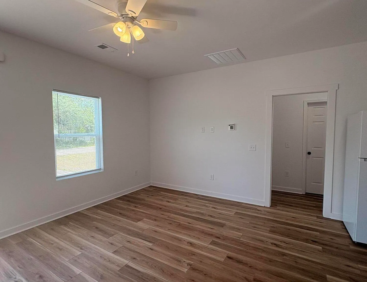 3 bed, 2.0 bath, $1,700 — Photo 3