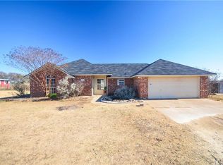320 Pioneer Ct, Waxahachie, TX 75167