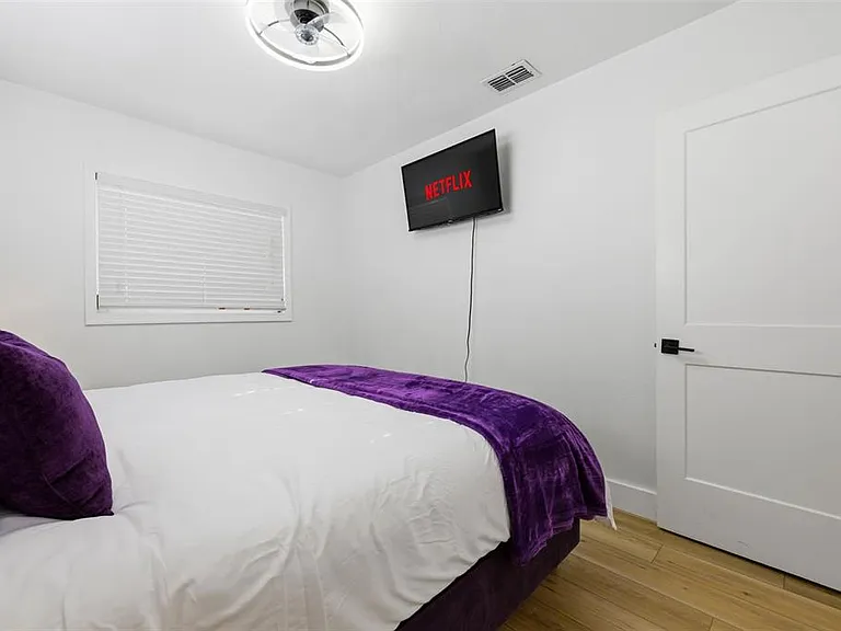 4310 W Carmen St — Photo 26