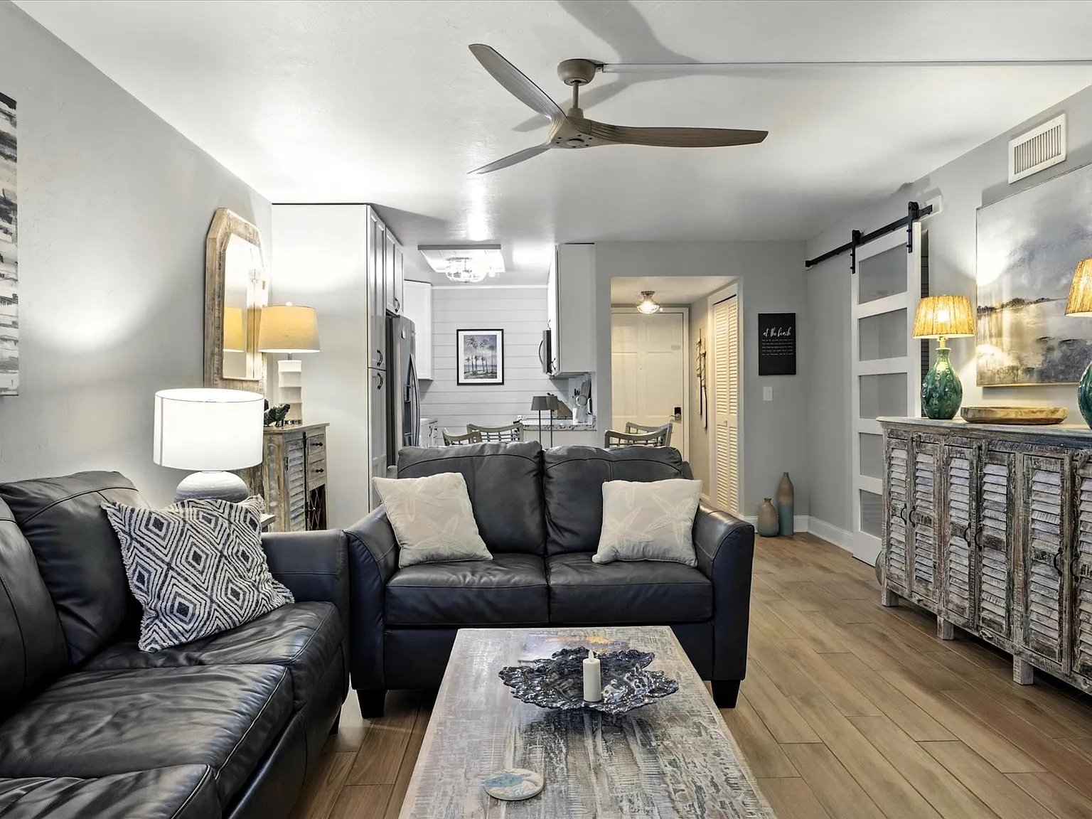 2 bed, 927 sqft, $2,500 — Photo 4