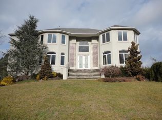 4 Capo Dr, Marlboro, NJ 07746
