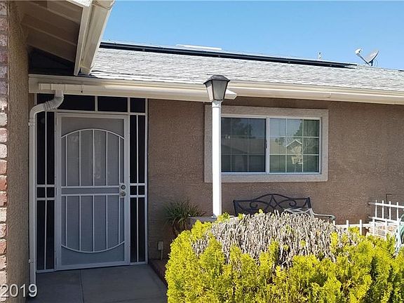 3rd image of 1712 Stoneybrook Dr