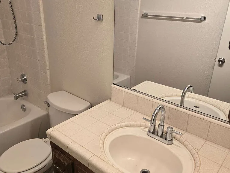 1684 Conestoga Dr #C — Photo 7