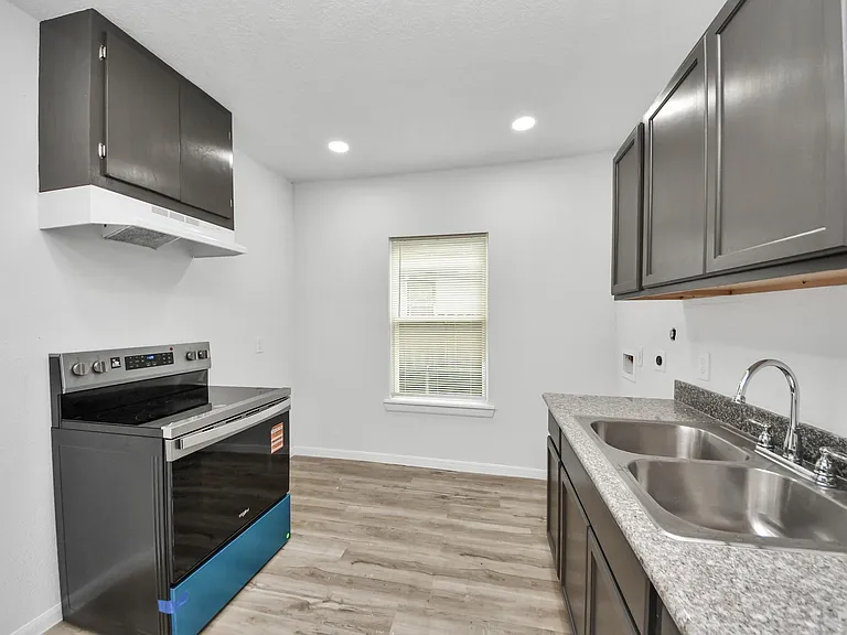 7021 Canal St #A — Photo 15