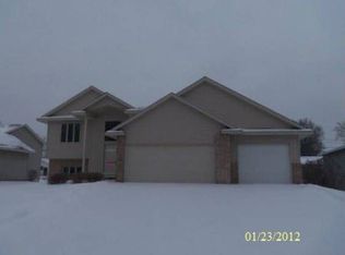 7308 Noble Ct N, Brooklyn Park, MN 55443