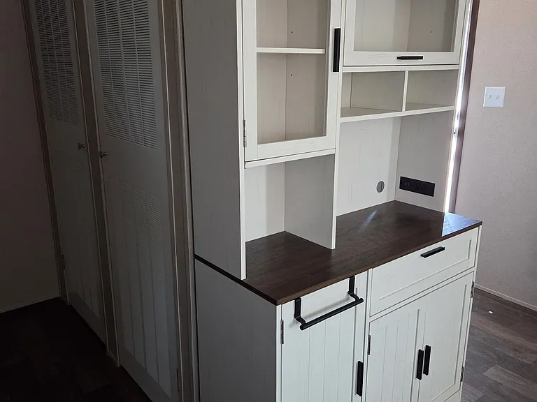 5642 S Ruby St SE — Photo 3