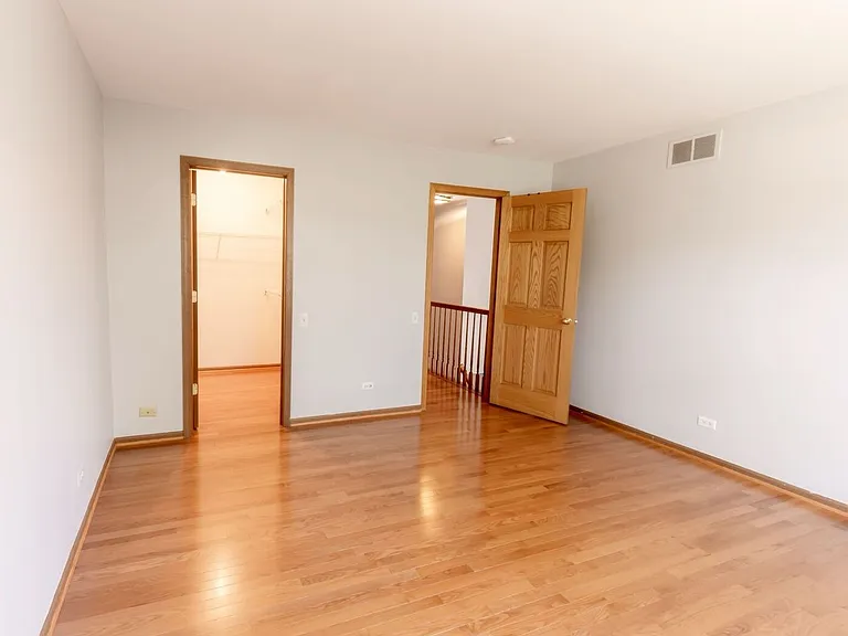 754 Savannah Ln — Photo 17
