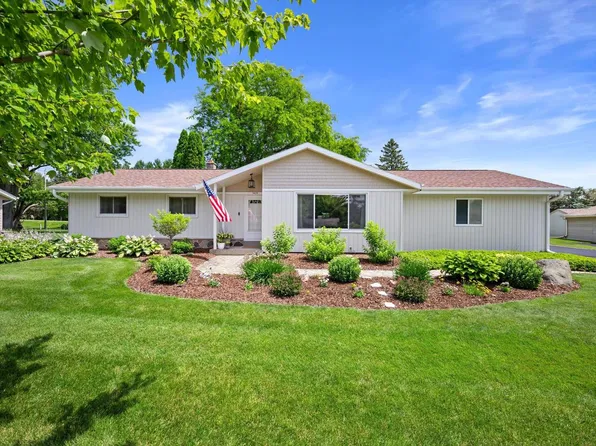 1420 Mount LANE, Hubertus, WI 53033