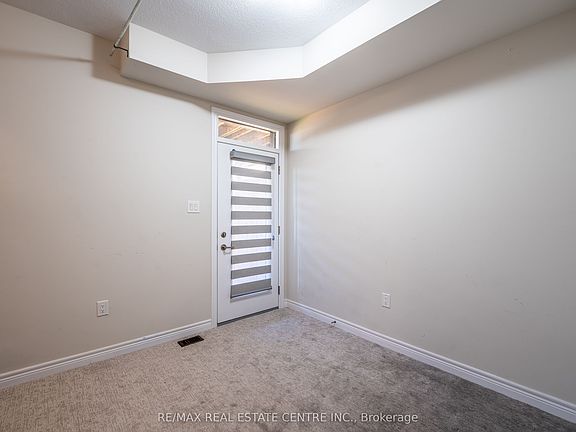 5th image of 10 Birmingham Dr