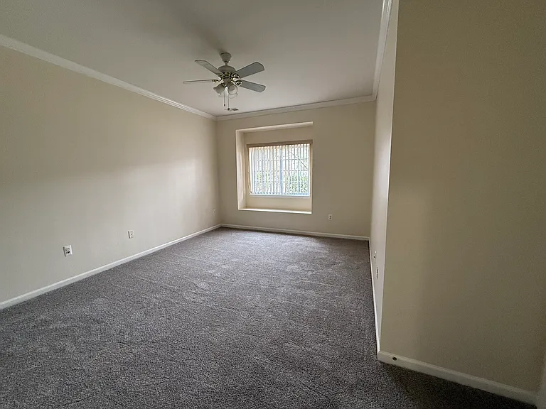 5631 Twin Oaks Dr — Photo 24