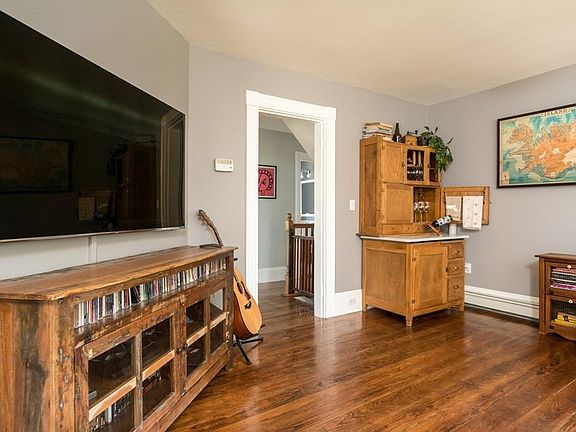 4th image of 569 Cabot St #2