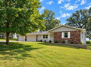 2995 267th St, De Witt, IA 52742