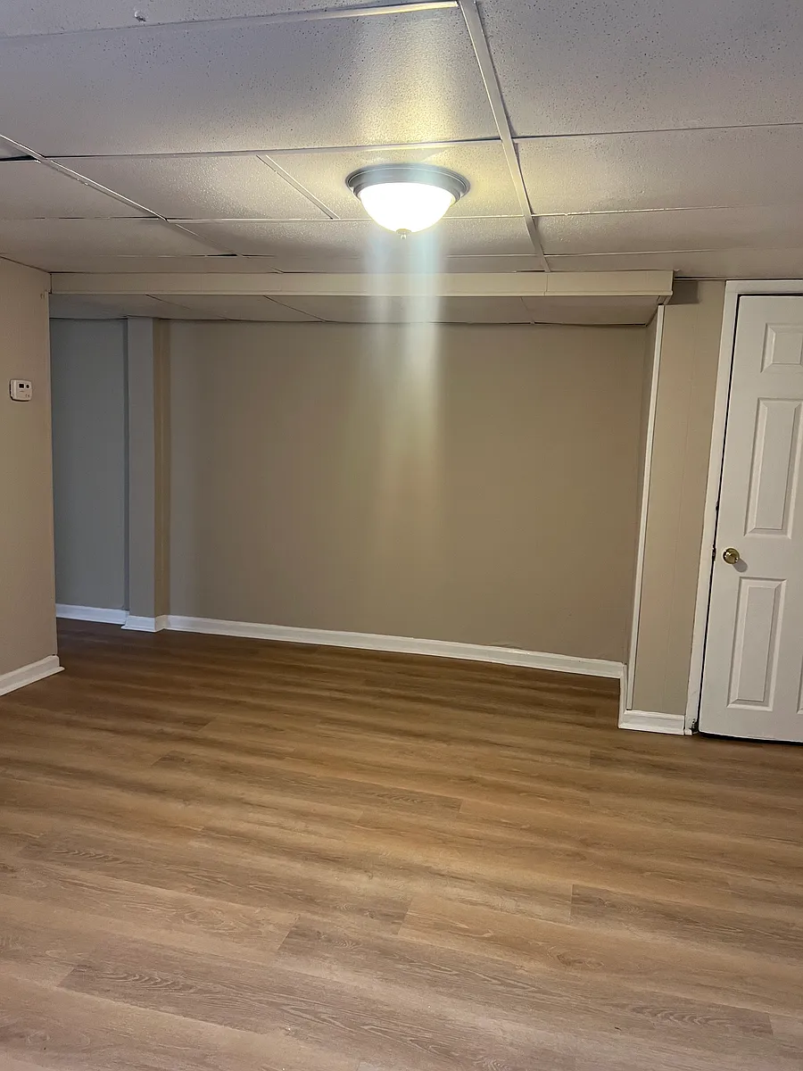Building Photo - 36 S Dover Ave #B