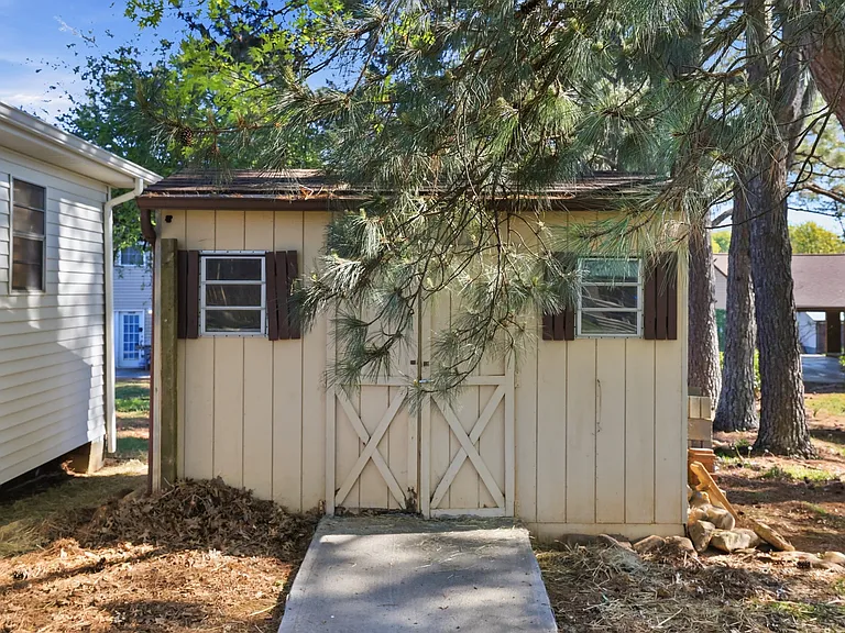 3683 Halifax Cir — Photo 9