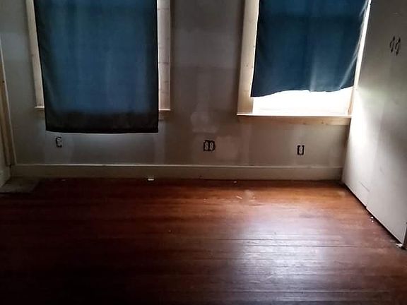 3rd image of 252 Bierce Ave