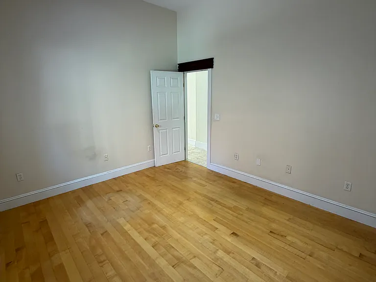 108 Richmond St #1 — Photo 34