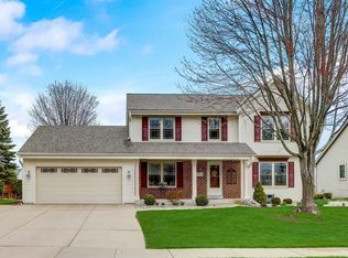 1528 Arapaho Ave, Grafton, WI 53024