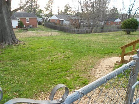 5th image of 1604 Longfellow St