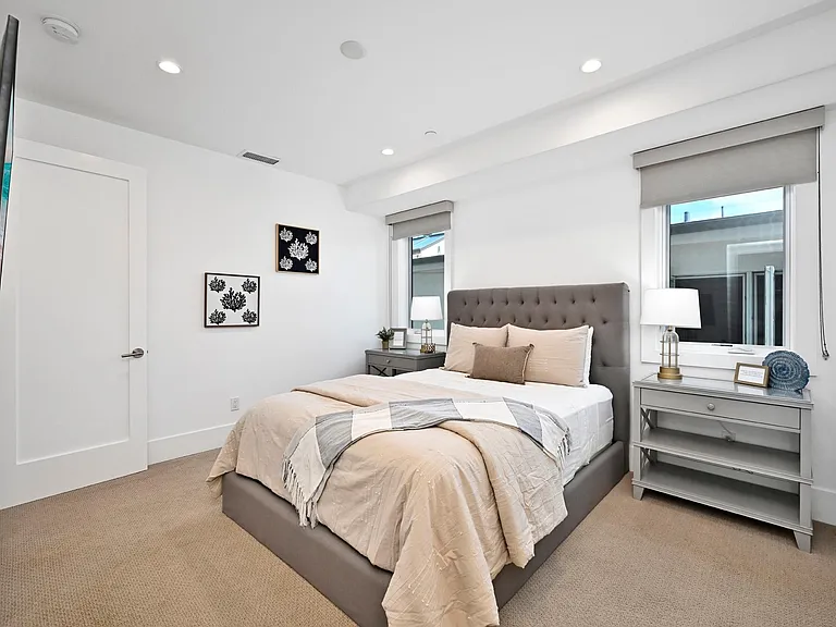 3940 Seashore Dr — Photo 29