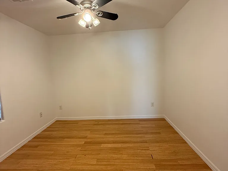 2221 S 112th Ave — Photo 11