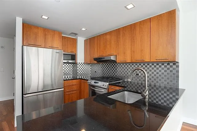 25 Hudson St #314 — Photo 5