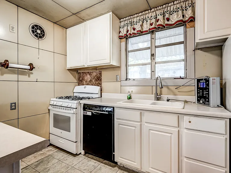2119 W Sherwood Ave — Photo 4
