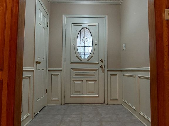 4th image of 1816 Hollybrook Dr