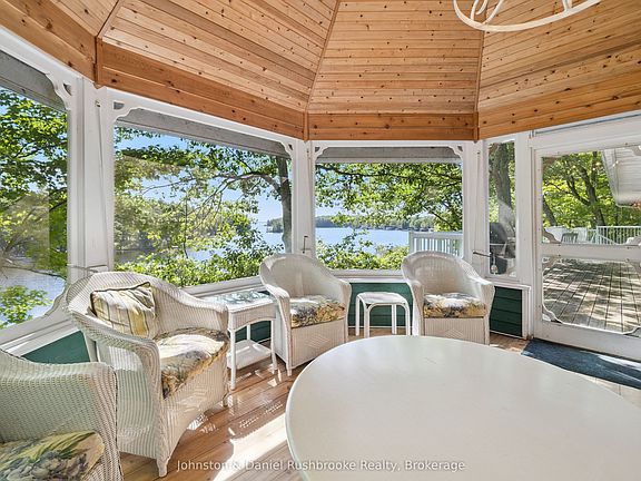 4th image of 1041 Ann St #4