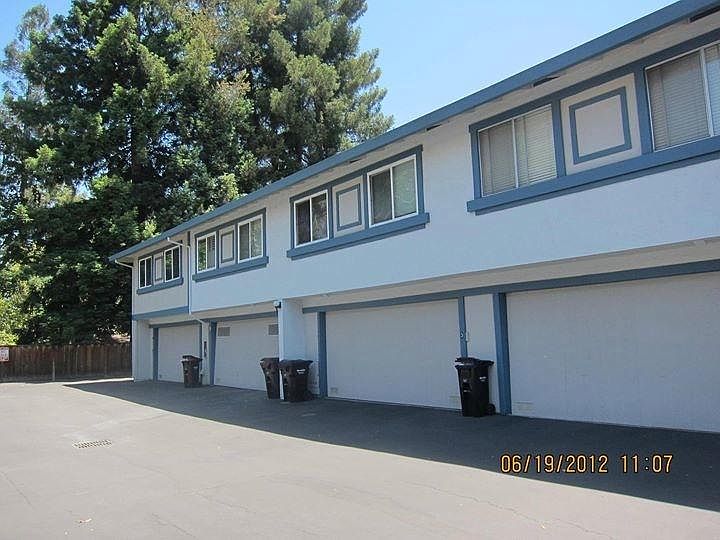 Attached 2 car garage