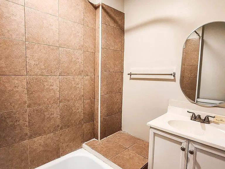 46-48 Henry St #1L — Photo 7