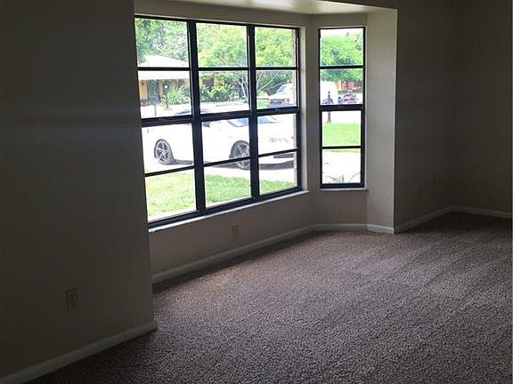 4th image of 105 Doveside Ln