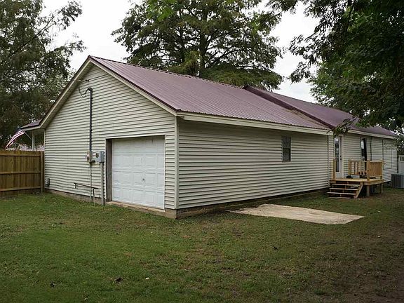 4th image of 25 Club House Ln