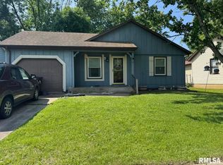 4520 W Andover Dr, Peoria, IL 61615