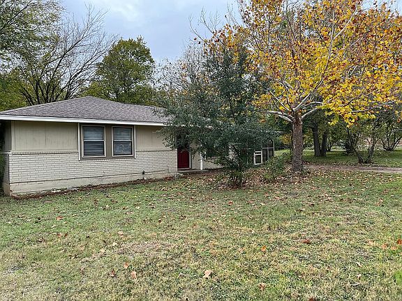 3rd image of 106 Mary Alice Dr