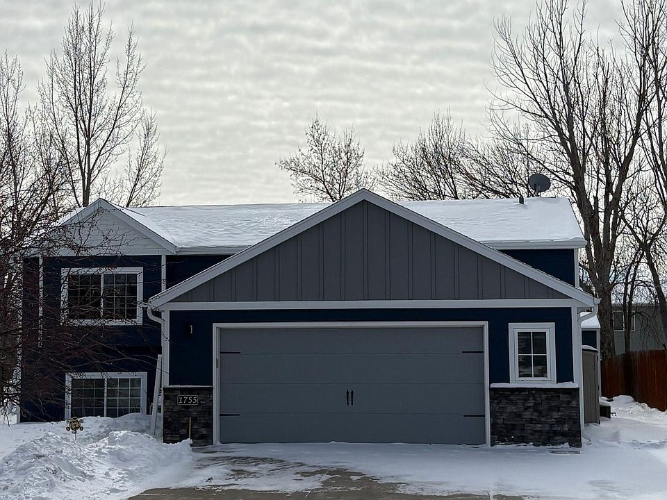 1st image of 1755 Huntington Dr