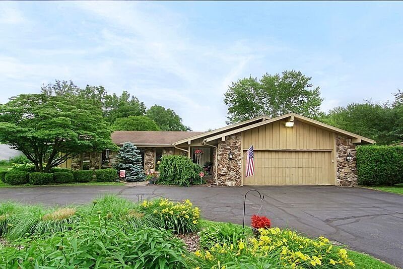 1st image of 1816 Brookwood Dr