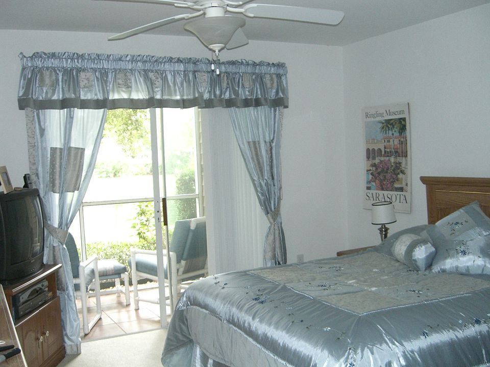1st image of 850 S Tamiami Trl APT 505