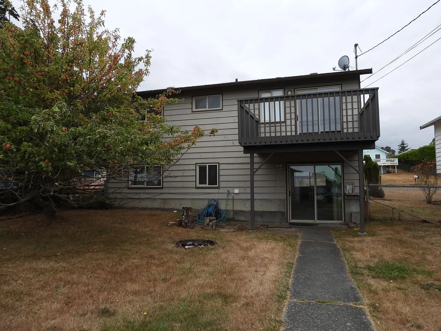4 Bed with Daylight Basement — Photo 2