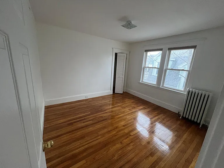 717 Belmont St — Photo 13