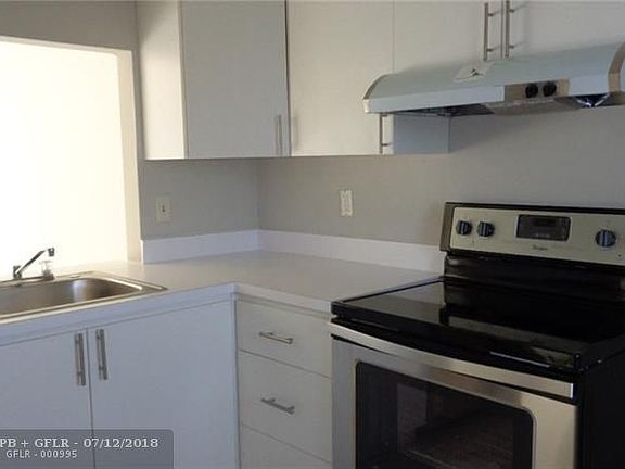3rd image of 4025 N Federal Hwy APT 319A