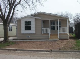 108 Laurel Ln, Green Bay, WI 54311