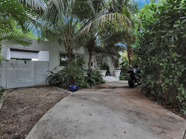 405 NE 90th St