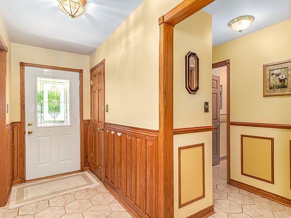 4th image of 12847 Shelly Ln