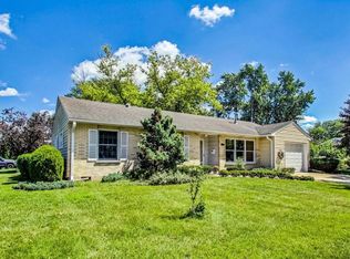 1503 N Kennicott Ave, Arlington Heights, IL 60004