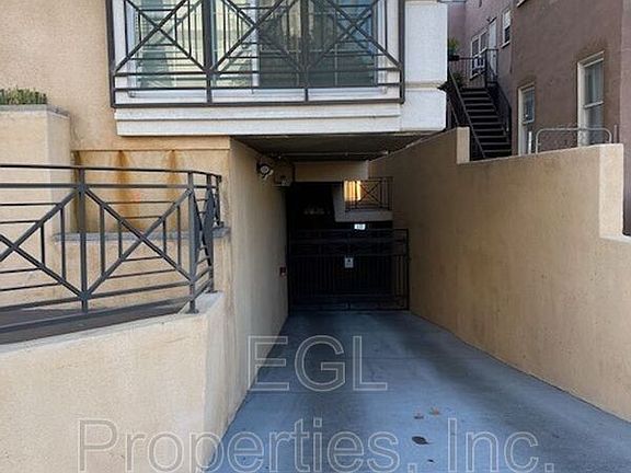 2nd image of 1521 S Hayworth Ave Unit 104
